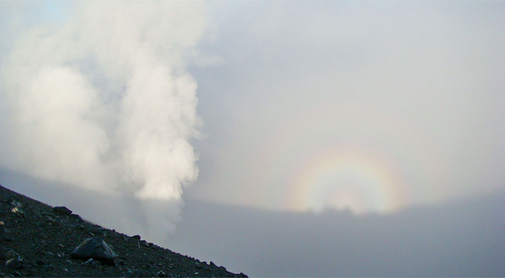 Espectro de Brocken, un reflejo de tu sombra iluminada