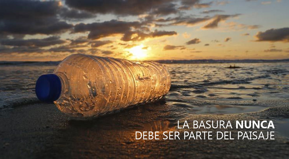 Uso de botellas de plástico en caminatas ecológicas
